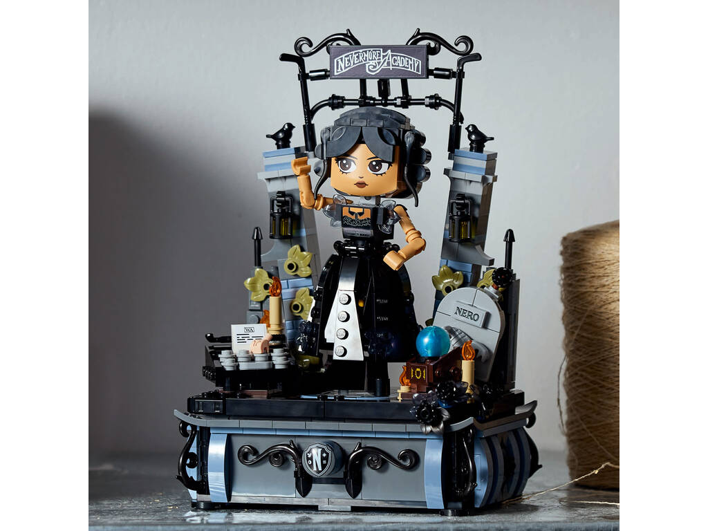 Lego Wednesday Figura de Wednesday Addams 76780